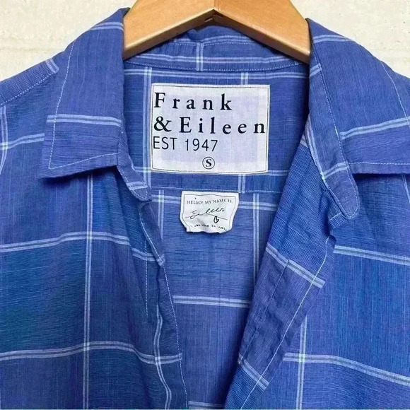 Frank & Eileen Long Sleeve V Neck Blouse-Size Small - Picture 3 of 5